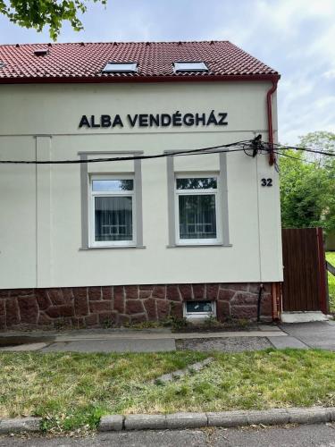 Alba Vendégház (Alba Vendeghaz) in เซเกสเฟแฮร์วาร์