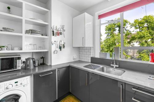 John Aird · Modern flat in Little Venice - image 2