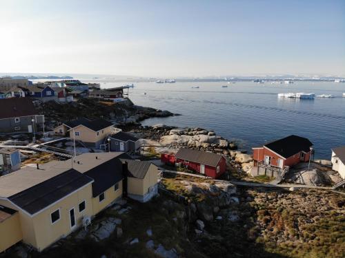 Modern seaview vacation house, Ilulissat