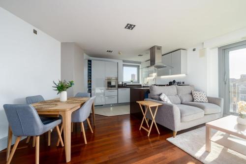 GuestReady - 2Bed with Balcony in Battersea, Londra