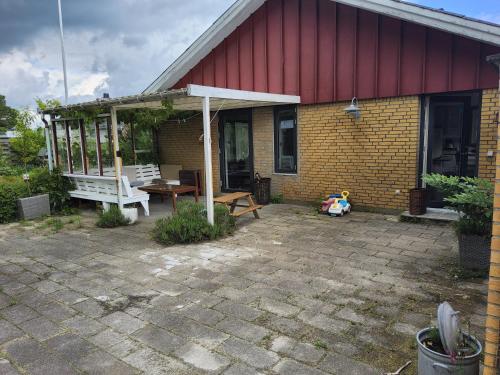 Family Friendly Apt B, 900m to Lego House, parking, Legoland, Lalandia in บิลลันด์