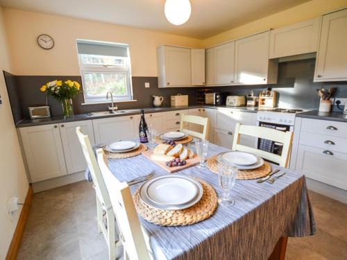 Holiday Home Achalic Beag by Interhome in Kilbride