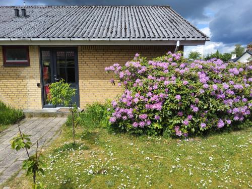 Family Friendly Apt B, 900m to Lego House, parking, Legoland, Lalandia in บิลลันด์