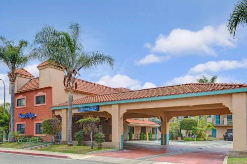 Photo - Travelodge by Wyndham Lynwood