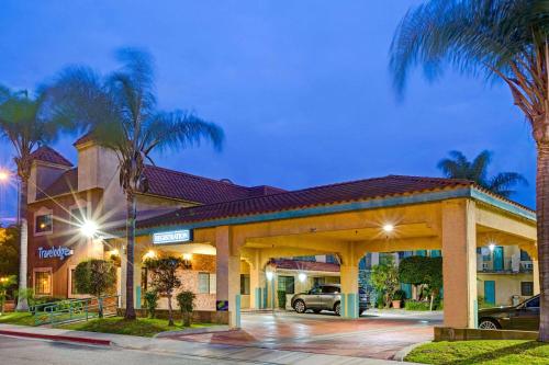 Travelodge by Wyndham Lynwood in Lynwood, USA