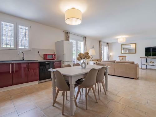 Holiday Home L' amandier by Interhome in Saint-Didier