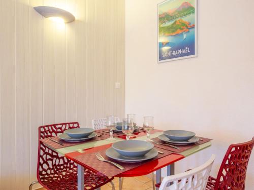 Holiday Home Residence La Corniche d'or by Interhome in Saint-Raphael
