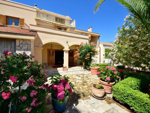 Apartment Meridiana-8 by Interhome 2