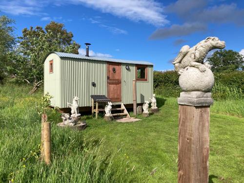 The Dragon's Hut with swimming pool