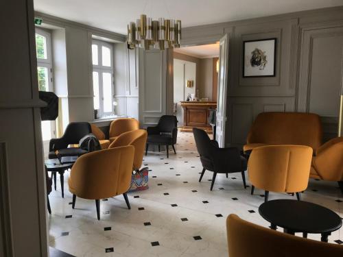 Étterem, Logis Hotel & Restaurant - Le Chateau Des Tourelles 3 etoiles in Le Wast