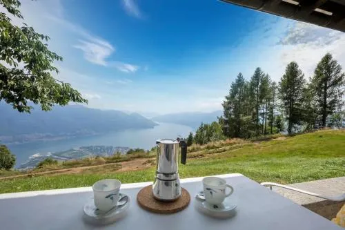 Oasi di pace vista lago-Cardada-Locarno in Orselina, Schweiz