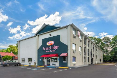 Econo Lodge Inn & Suites I-64 & US 13 in Virginia Beach, USA