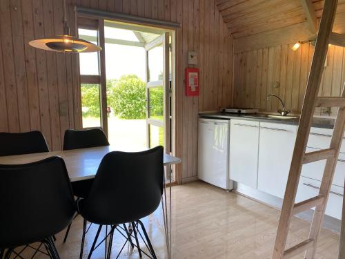 Kitchen, Asaa Camping & Cottages in Asaa