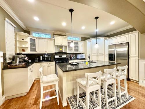 Scorpio House Langley ROOM B