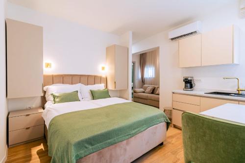 Luxury 2 bedroom-2 bathroom Apartment with Rooftop TERRACE & Luxury Studio App, Split (photo 6)