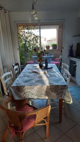 Là Maison Haute (La Maison Haute) in Faucon