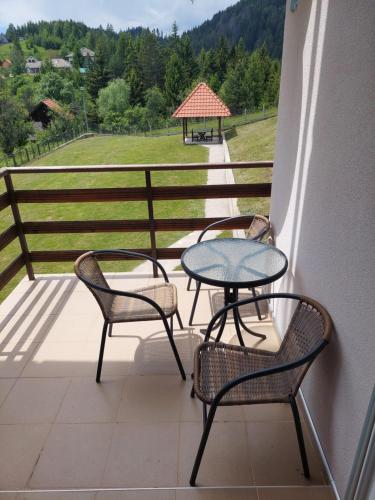 Apartmani Tarsko Jezero Nova Vezanja in Donje Karaklije
