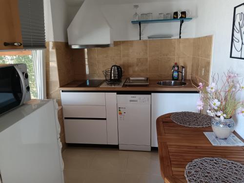 Apartments Moreta - image 4