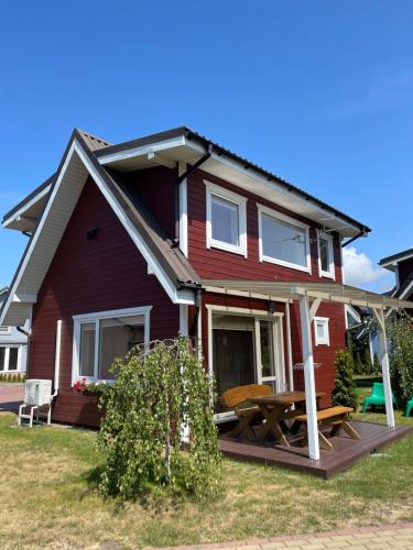 2 bedrooms, 4 beds