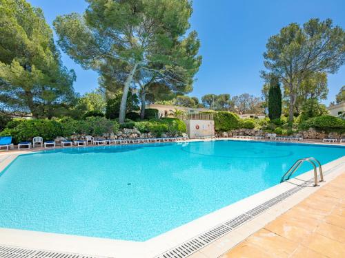 Holiday Home Residence La Corniche d'or by Interhome in Saint-Raphael
