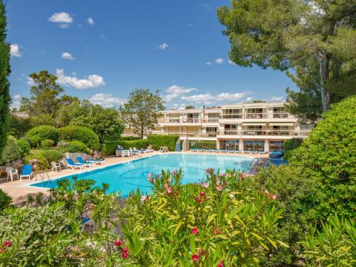 Holiday Home Residence La Corniche d'or by Interhome in Saint-Raphael