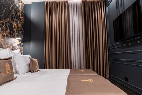 Superior Double or Twin Room image 7