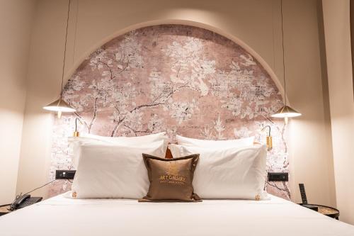 Superior Double or Twin Room image 4
