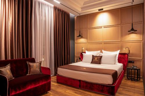 Deluxe King Room image 2