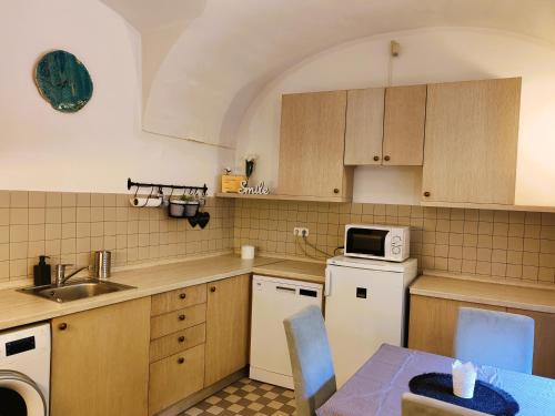 Kitchen, Varosi Vendeghaz Szentendre in Szigetmonostor