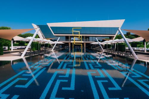 Peldbaseins, SunRay Resort&Spa in Pischanka Village