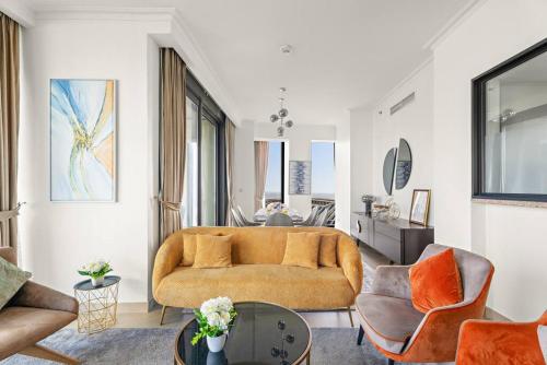 Luxe 3BR Retreat, Balcony Burj & Fountain Views, Prime Downtown Stay, Dubai (photo 2)