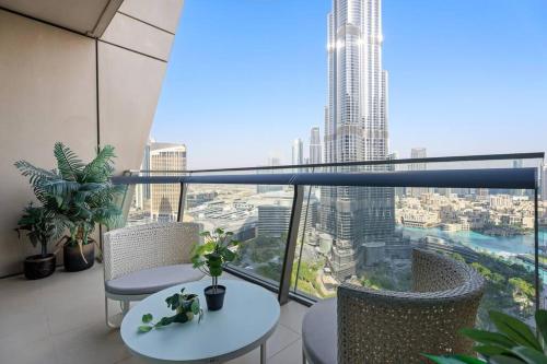 Luxe 3BR Retreat, Balcony Burj & Fountain Views, Prime Downtown Stay, Dubai (photo 5)