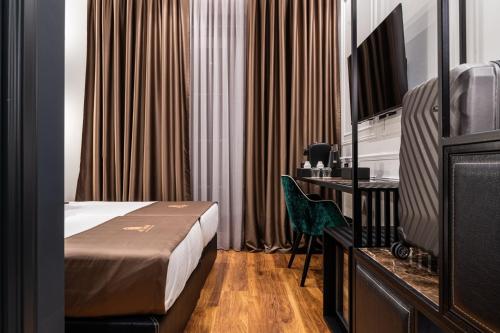 Double or Twin Room image 3