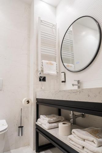 Double or Twin Room image 7