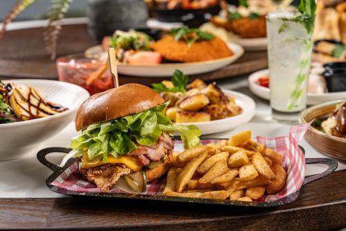 Food and beverages, Mill Hotel Milperra Panania in Bankstown