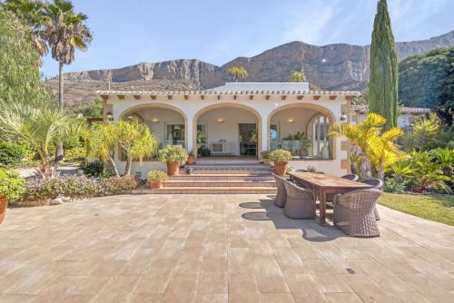 Flores in เอร์มิตา