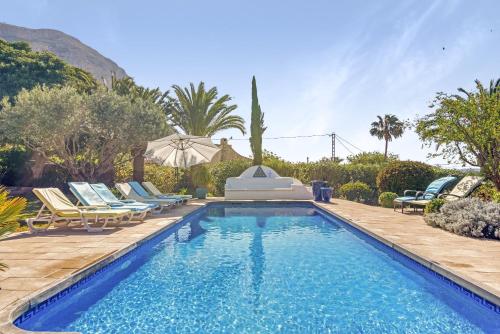 Flores in เอร์มิตา