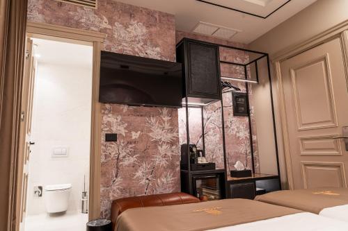 Double or Twin Room image 9