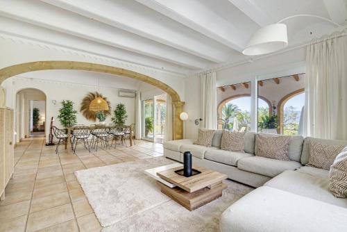 Flores in เอร์มิตา