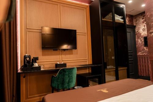 Double Room image 3