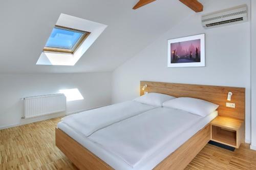 Downtown Suites Kodanska - image 11