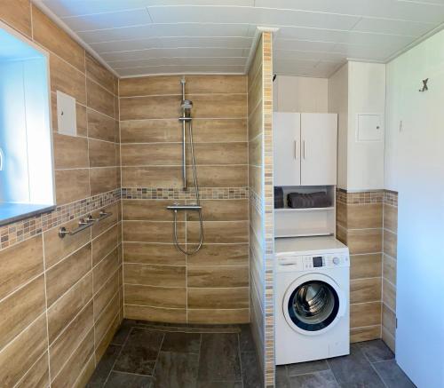 دش, Ferienwohnung Schmid in لاوتراش