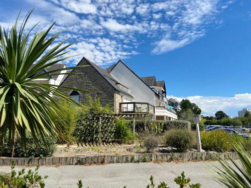 BERNACHES - Appart RDC Plage 300m - T9 - image 2