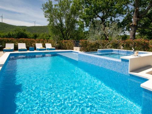 Holiday Home Villa Dalmatica moderna by Interhome in Bristivica