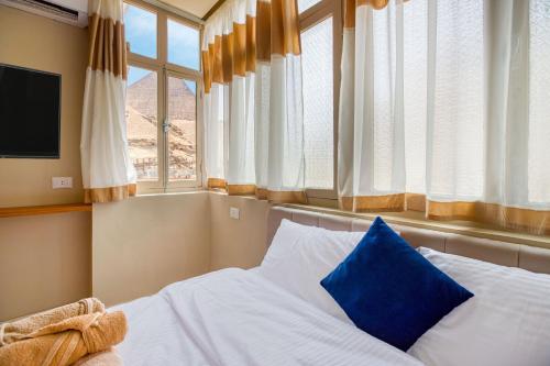 Villa Khufu Pyramids Hotel Room Type - Standard Queen Room with Pyramids View
