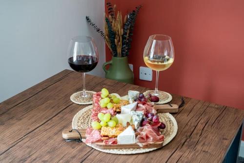 Food and beverages, The Station Inn Apartment in Leeds Bradford Airport and Nearby