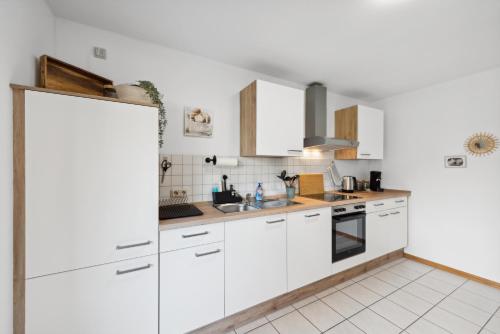 Kitchen, stern12 SIRIUS Kuche WLAN Arbeitsplatz Parken in Hetzerath