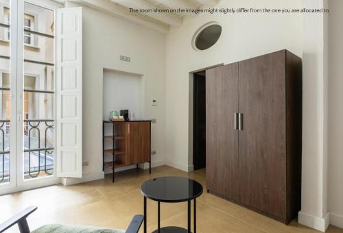Large Room image 7