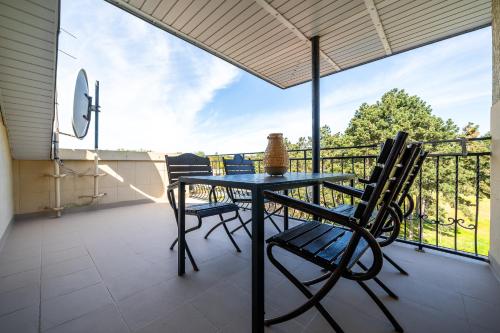 Pemandangan, MAX Apartamenty - Pokoje - Domki - Restauracja - Basen in Mielno