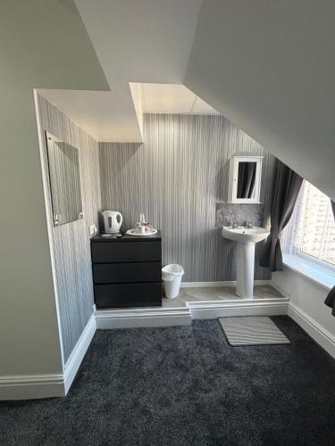 The Mornington Hotel - image 11